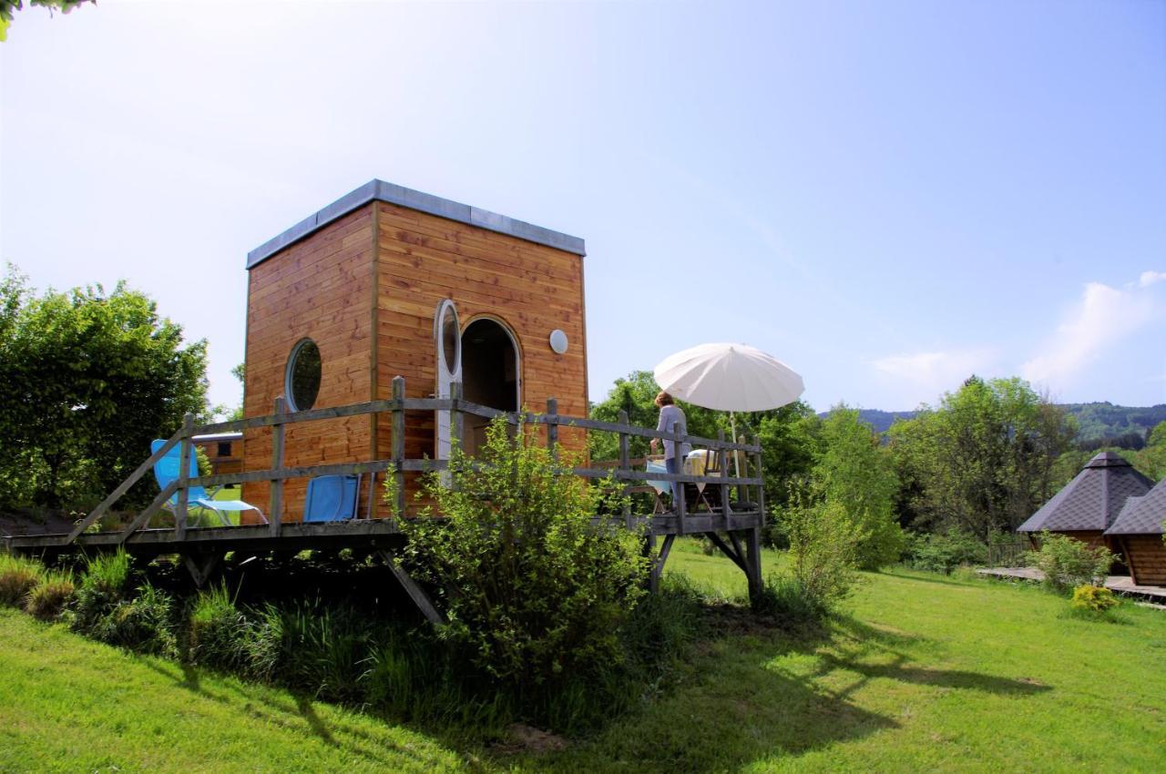 Les Roulottes Et Cabanes Du Livradois Cunlhat Exterior photo